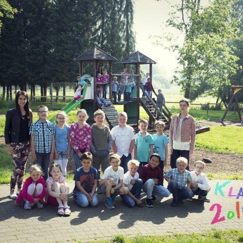 Klasse2a_10x15-qqta3j0v036qmw4h2gyx4hpse3c5de4u2eh5pyyfew People